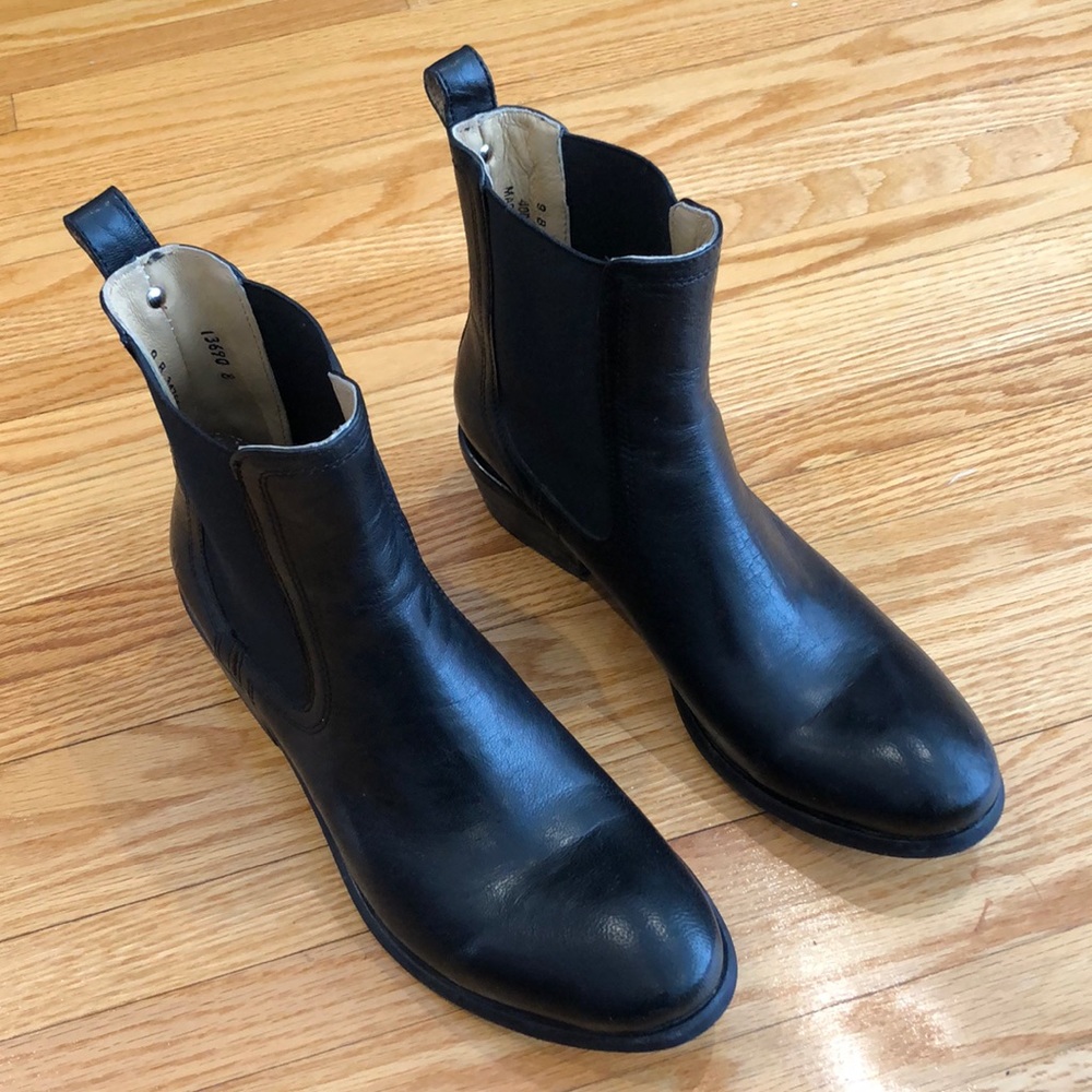 Frye Carson Chelsea Boots